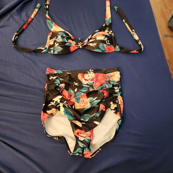 COCOSHIP Retro 50s Black Pink Blue Floral Halter High Waist Bikini Set Halter - Picture 4 of 4